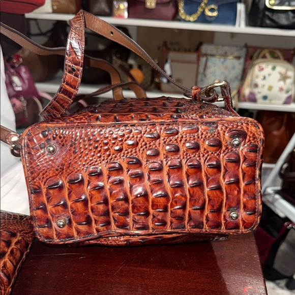Brahmin Brown Croc Embossed Backpack and Wallet Set - Picture 6 of 11